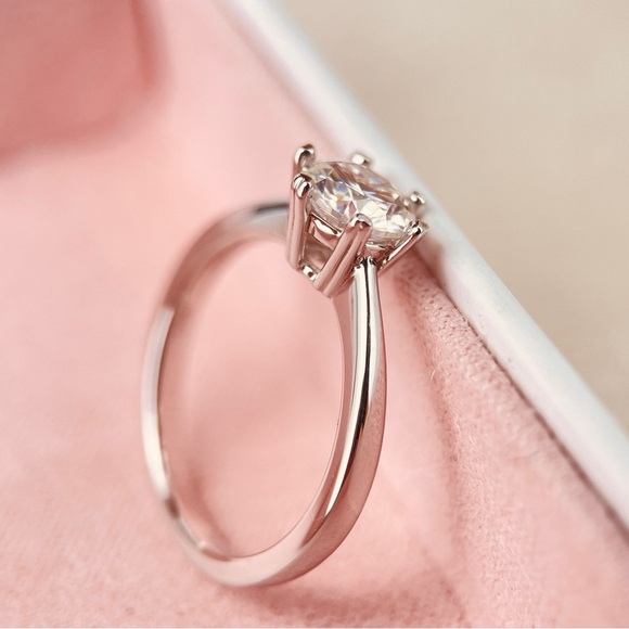 Jewelry - Moissanite 1ct Diamond Solitaire Engagement Ring Sterling Silver Size 7